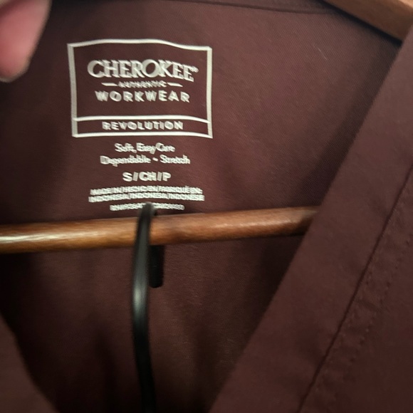 Cherokee Workwear Women's Scrub Set, Burgundy, GUC, Size Small - Picture 4 of 8